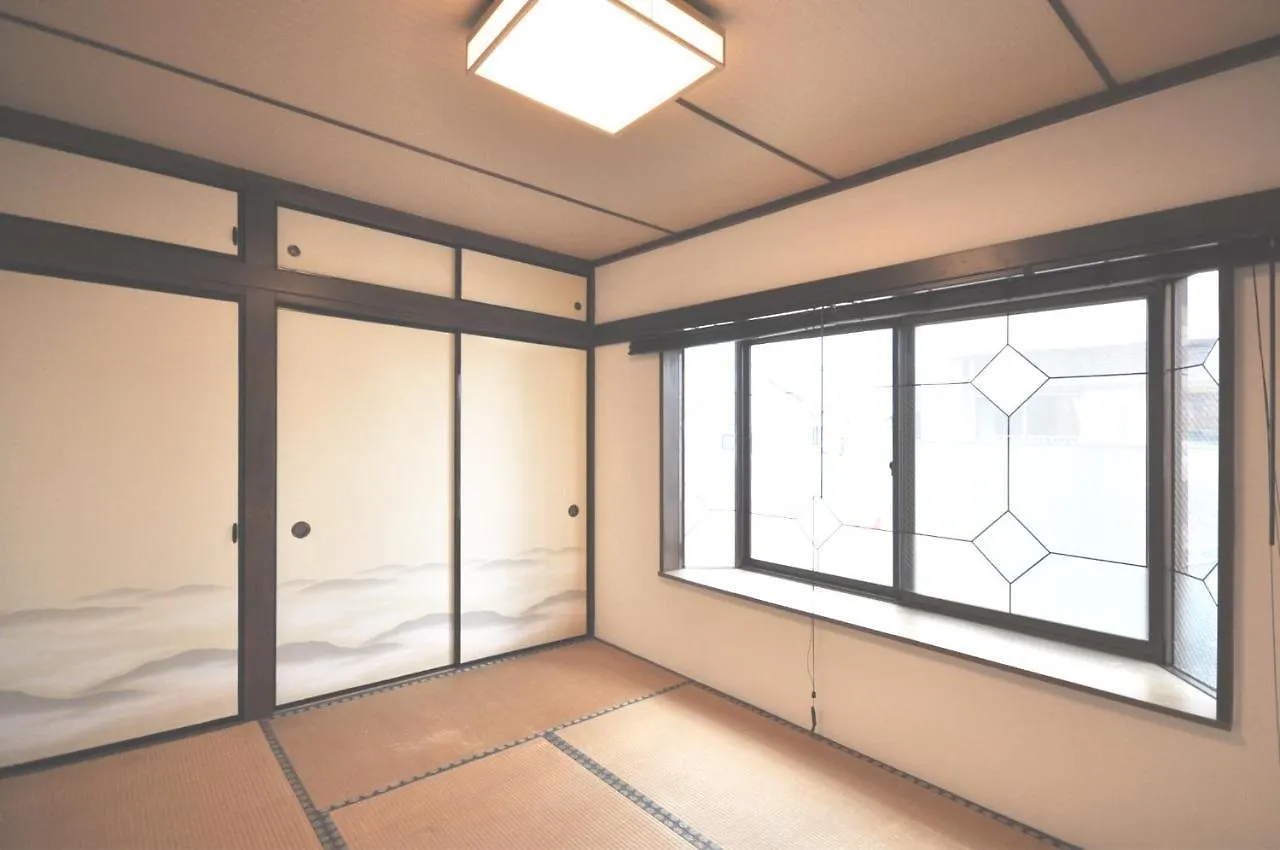 Gallery House Tokyo Apartment