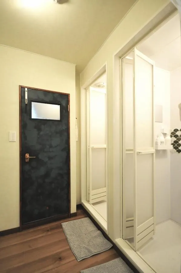 Gallery House Tokyo Apartment